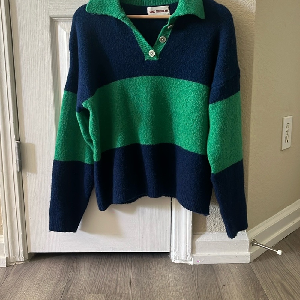 Vibrant Blue and Green Crew Neck Sweater